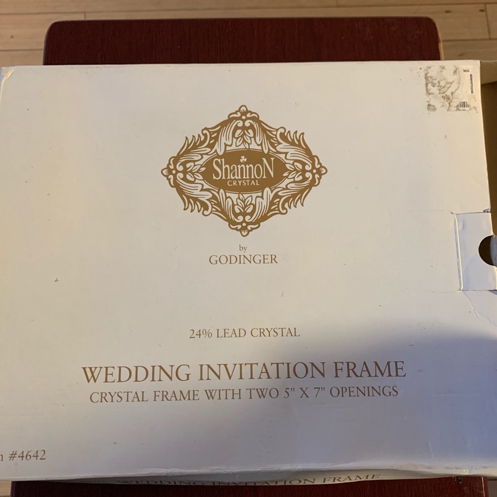 BRAND NEW CRYSTAL PHOTO FRAME